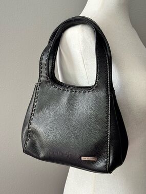 Y2K black mini leather shoulder bag Nine & Co minimalist classic quiet luxury